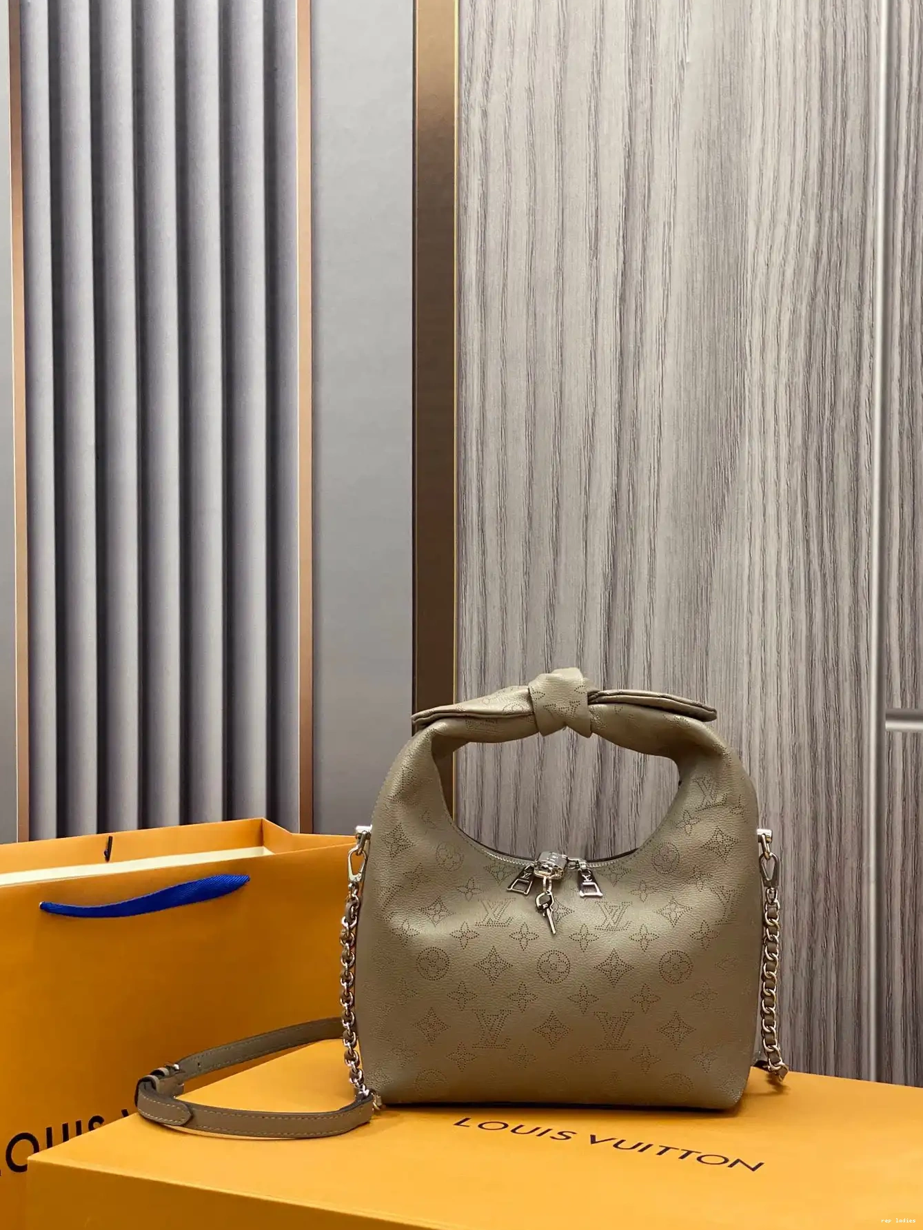 Cheap WHY PM KNOT LOUIS VUITTON 0507